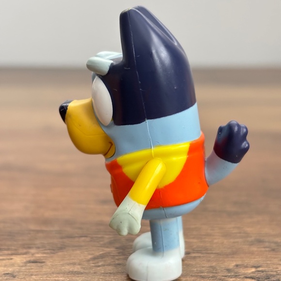 BLUEY HEELER Toy Figure Orange Yellow Fish Swim Suit POOL Family BEACH Day - Picture 6 of 7